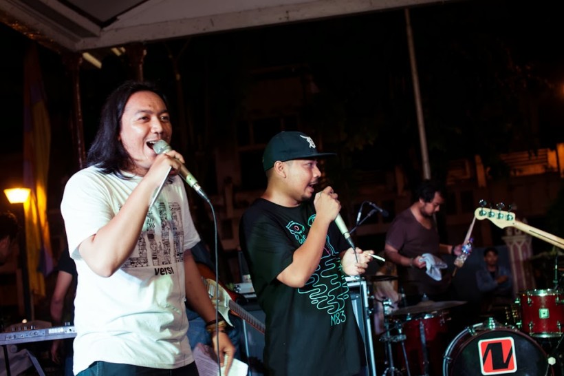 MC Atthur Razaki dan Eri Rukmana, kurator SUB/SIDE Compilation vol. 1