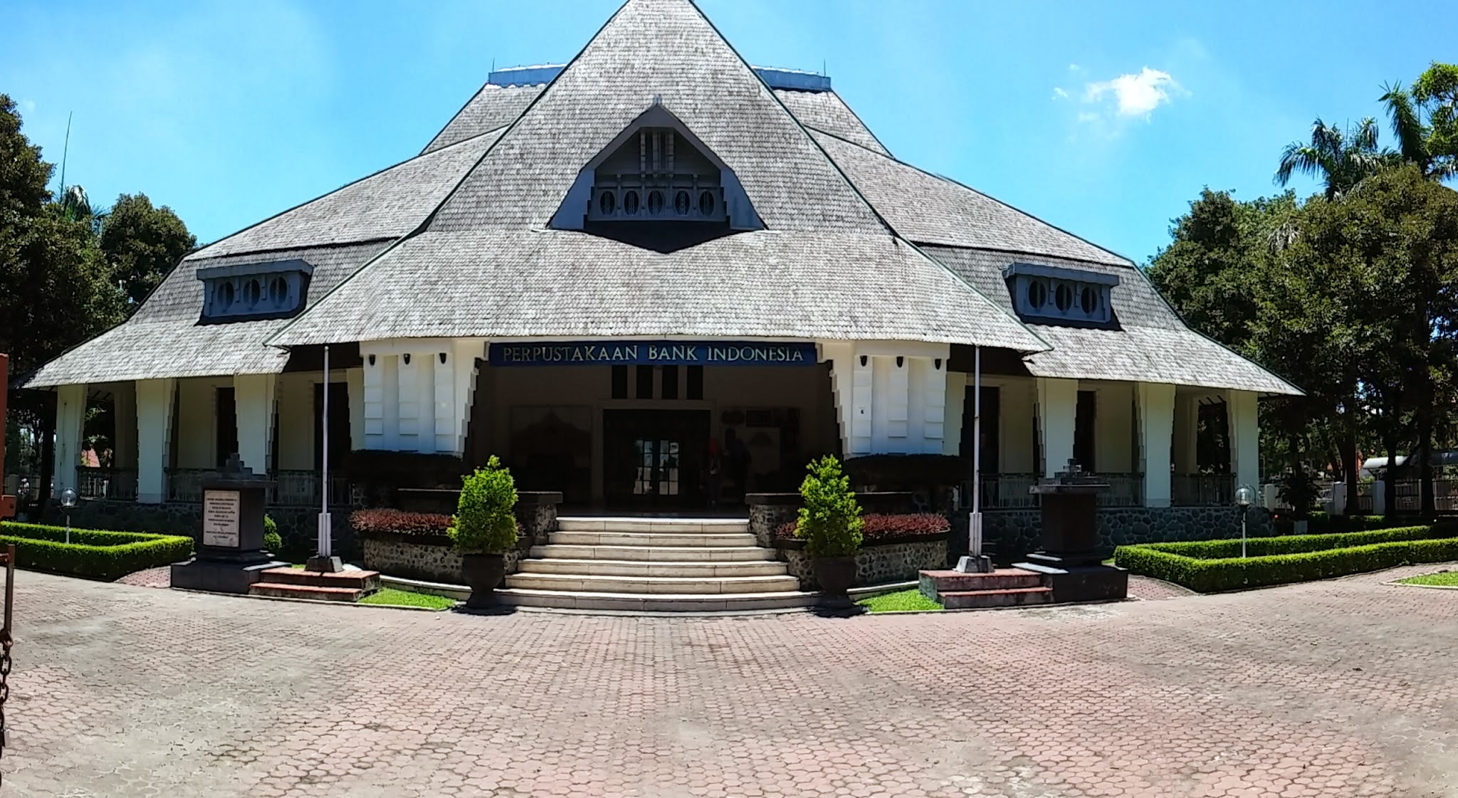 Perpustakaan Bank Indonesia Bibliotek Mayangkara Surabaya Ayorek